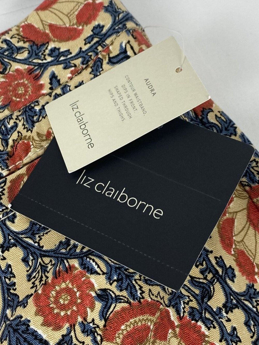 NWT Liz Claiborne Women's Size 4 Audra Floral Capri Pants Pockets - Picture 3 of 16
